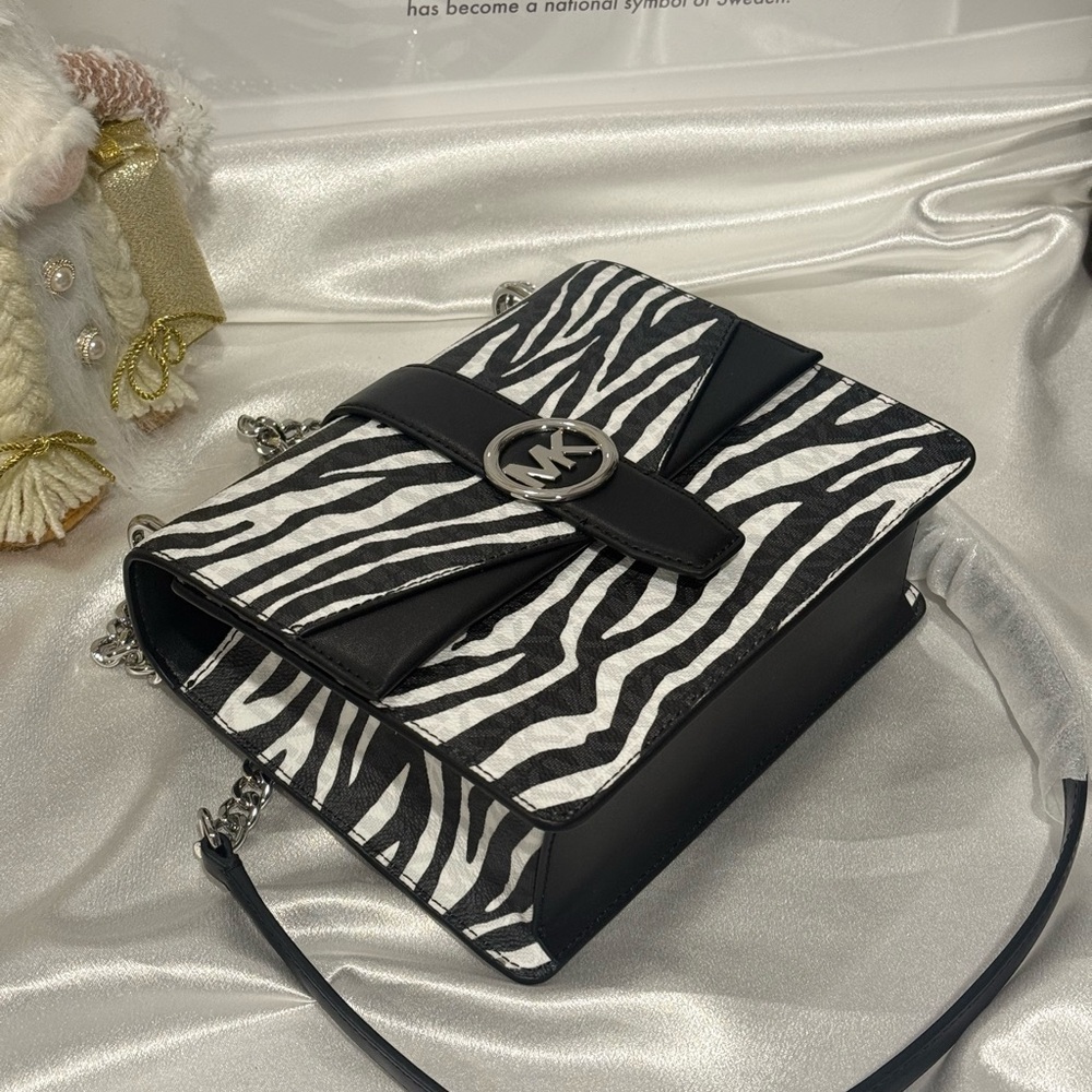 MICHAEL KORS Greenwich Small Animal Print Logo Crossbody Bag - Picture 5 of 9